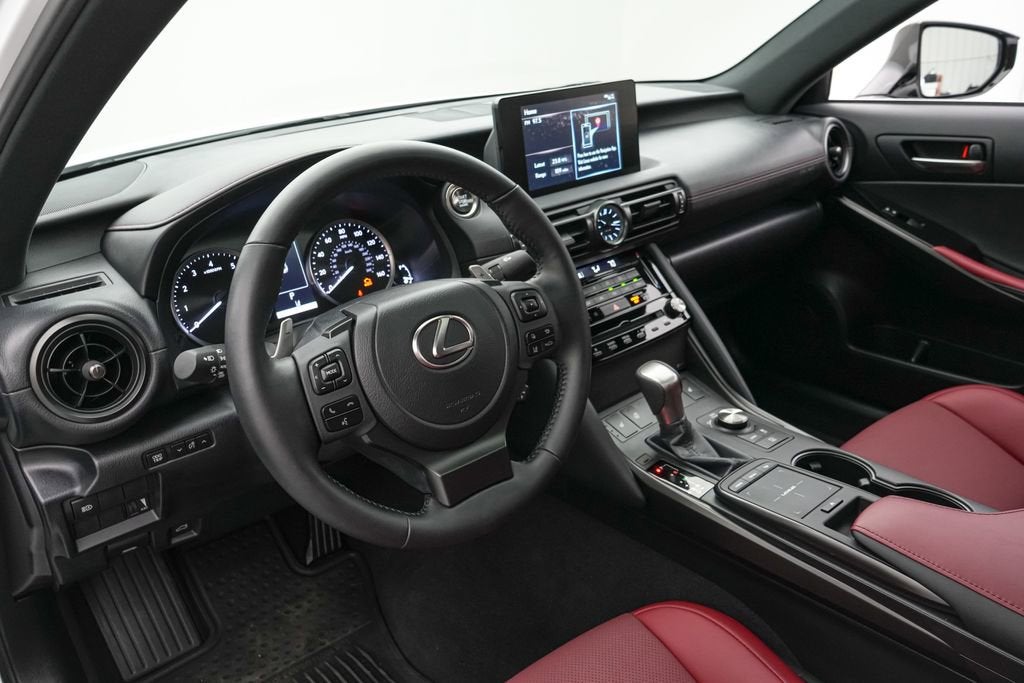 2025 Lexus IS 300