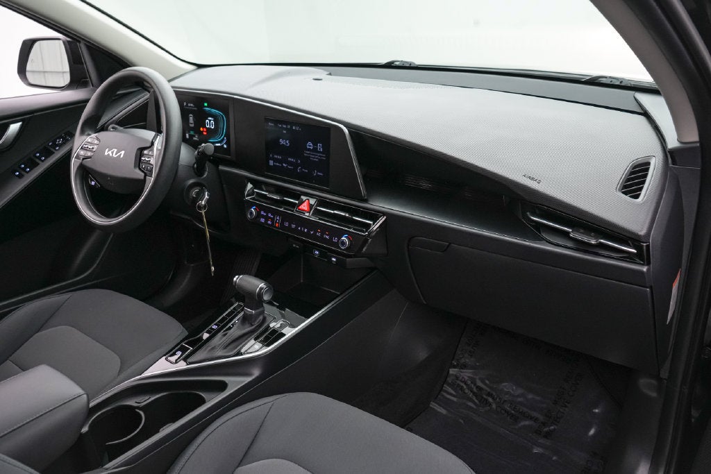 2025 Kia Niro LX