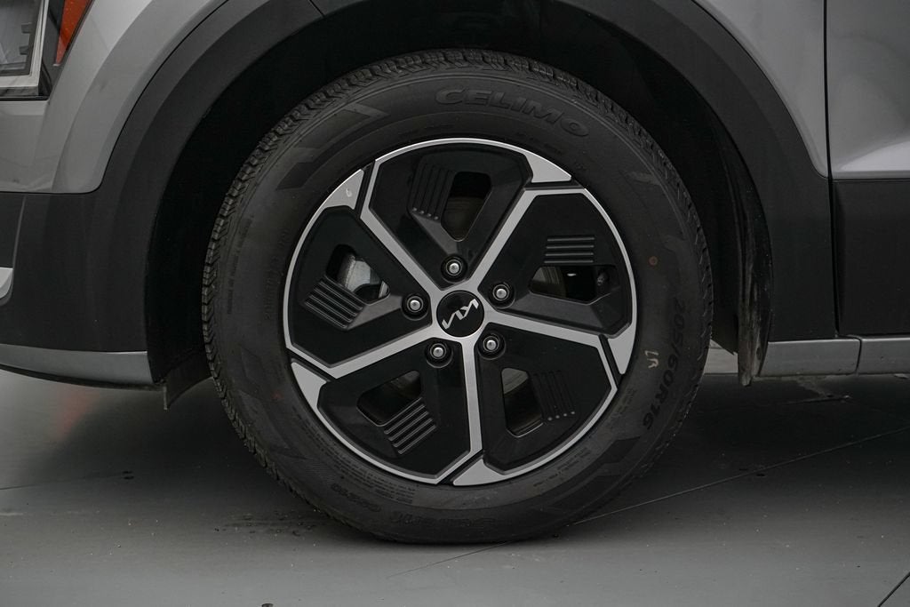 2025 Kia Niro LX