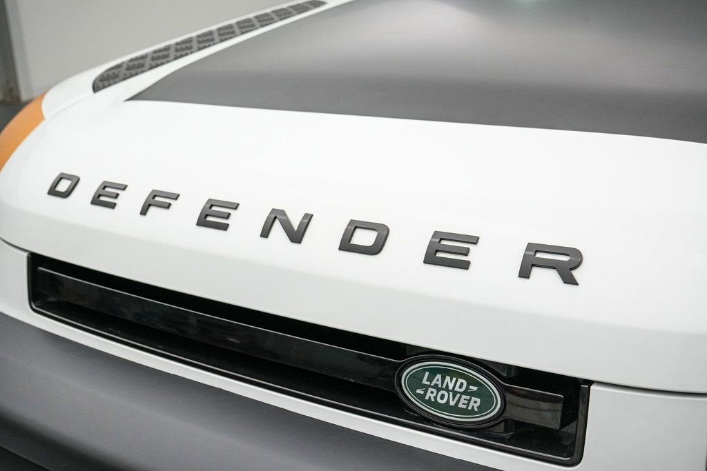 2023 Land Rover Defender X-Dynamic SE Trophy Edition 1/220