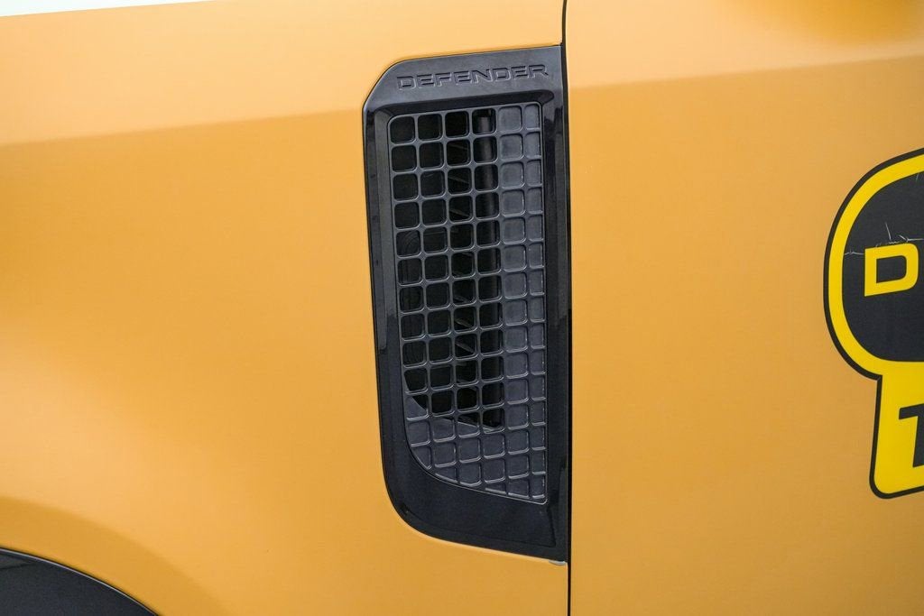 2023 Land Rover Defender X-Dynamic SE Trophy Edition 1/220