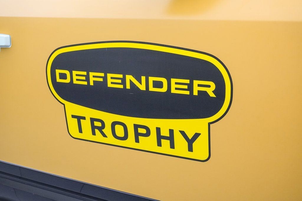 2023 Land Rover Defender X-Dynamic SE Trophy Edition 1/220