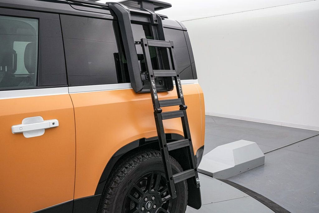 2023 Land Rover Defender X-Dynamic SE Trophy Edition 1/220