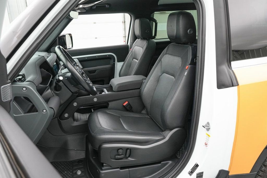 2023 Land Rover Defender X-Dynamic SE Trophy Edition 1/220