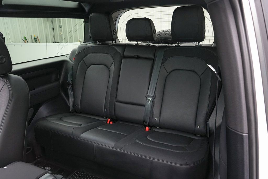 2023 Land Rover Defender X-Dynamic SE Trophy Edition 1/220