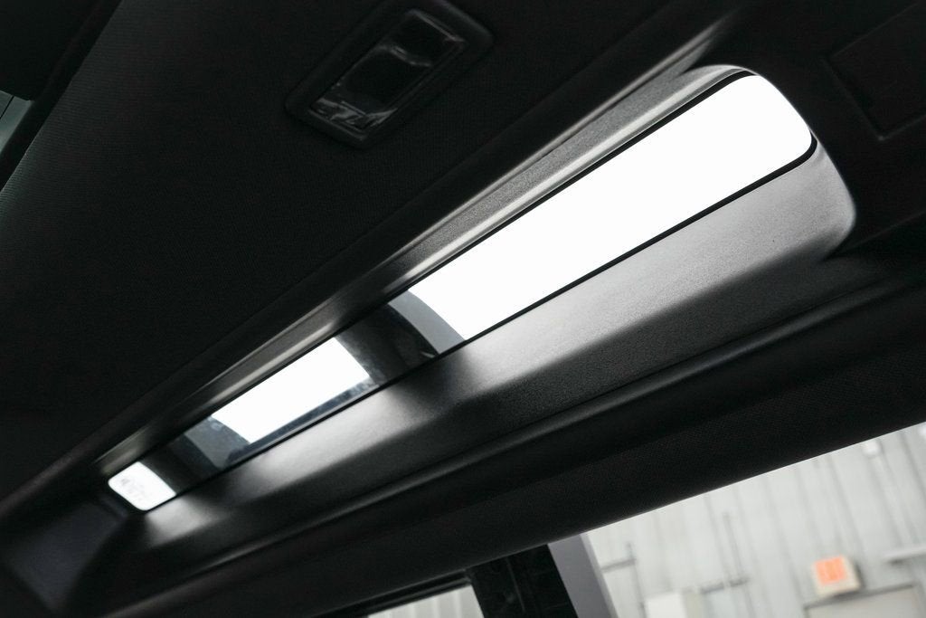 2023 Land Rover Defender X-Dynamic SE Trophy Edition 1/220