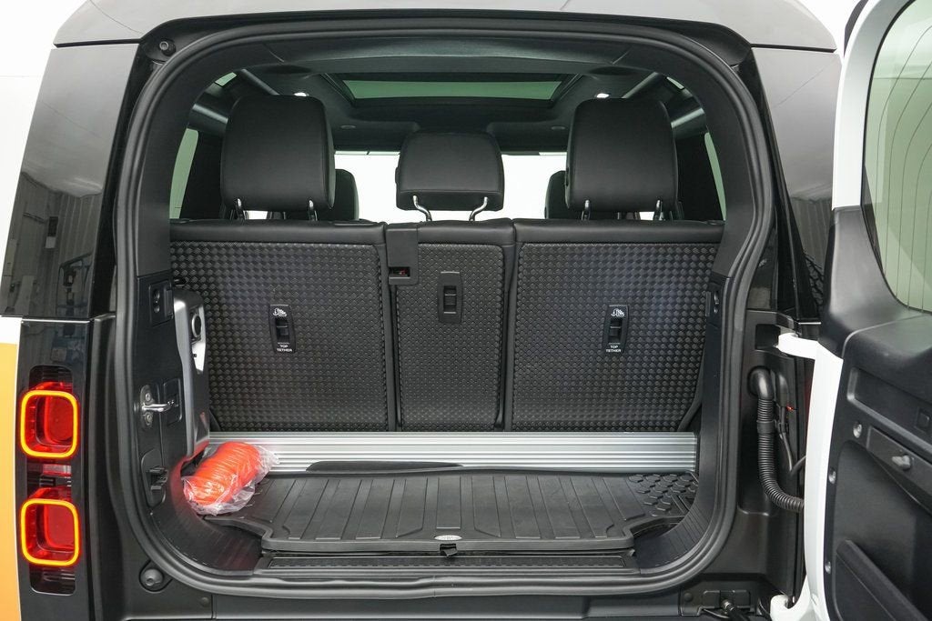 2023 Land Rover Defender X-Dynamic SE Trophy Edition 1/220