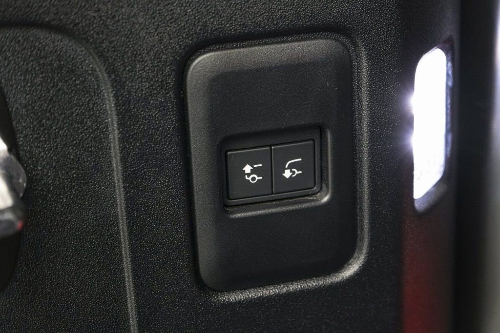 2023 Land Rover Defender X-Dynamic SE Trophy Edition 1/220