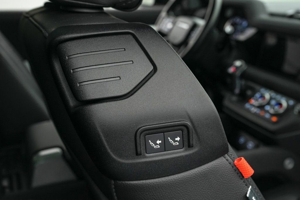 2023 Land Rover Defender X-Dynamic SE Trophy Edition 1/220