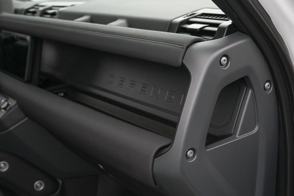 2023 Land Rover Defender X-Dynamic SE Trophy Edition 1/220