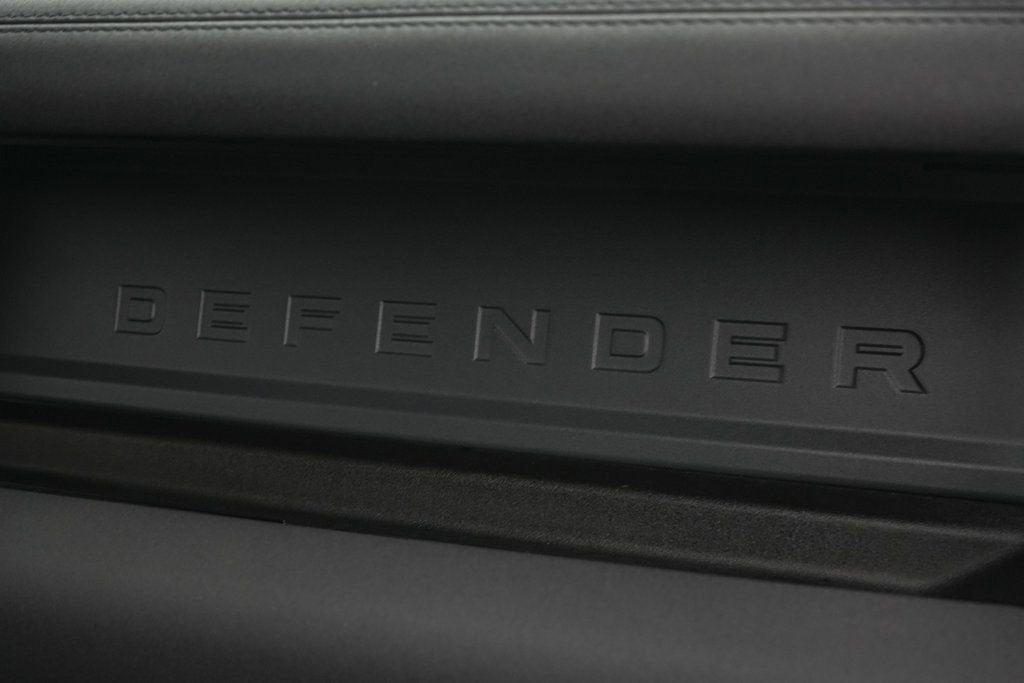 2023 Land Rover Defender X-Dynamic SE Trophy Edition 1/220