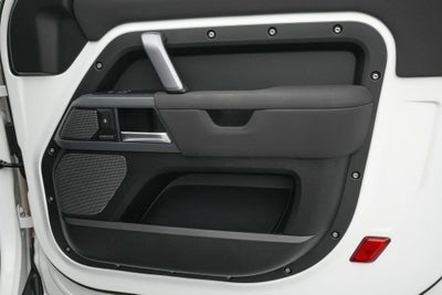 2023 Land Rover Defender X-Dynamic SE Trophy Edition 1/220