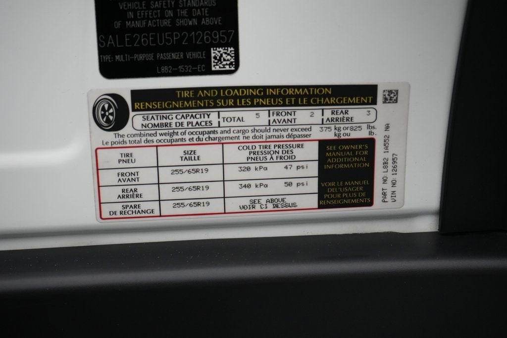 2023 Land Rover Defender X-Dynamic SE Trophy Edition 1/220