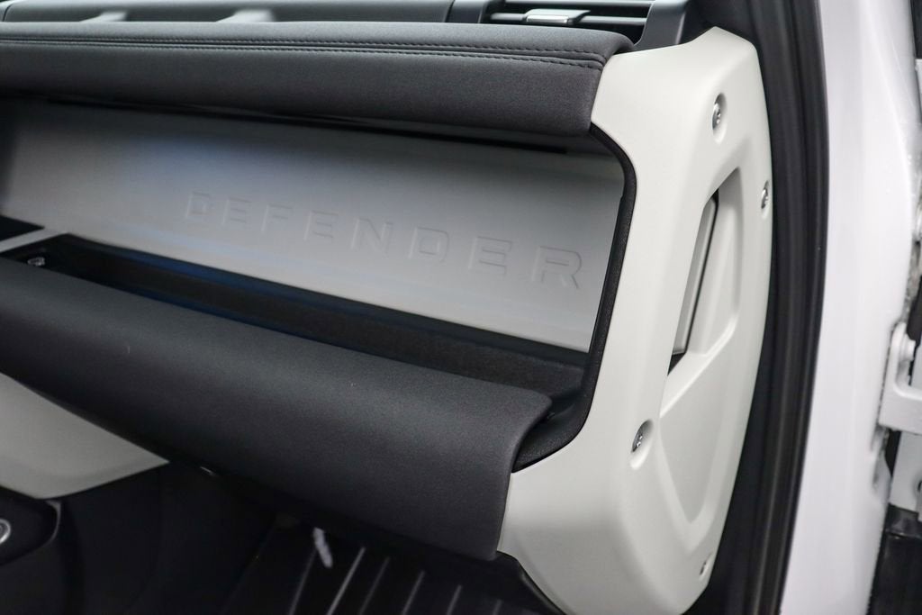 2023 Land Rover Defender 130 130 SE