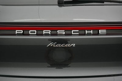 2026 Porsche Macan Base