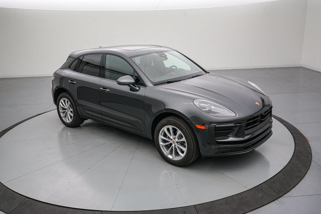 2026 Porsche Macan Base